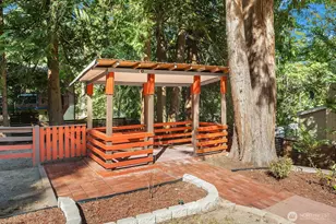 22706 NE 12th Pl, Sammamish, WA 98074 - Photo 35