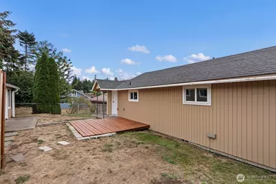 3018 Hollywood Avenue NE, Bremerton, WA 98310 - Photo 17