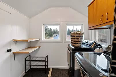 3018 Hollywood Avenue NE, Bremerton, WA 98310 - Photo 9