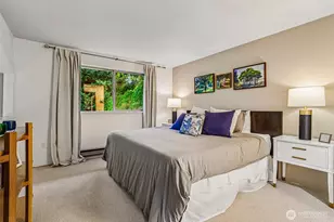 811 NE 57th St, Seattle, WA 98105 - Photo 27