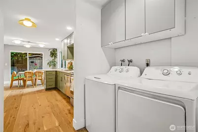 811 NE 57th Street, Seattle, WA 98105 - Photo 17