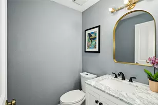 811 NE 57th St, Seattle, WA 98105 - Photo 19