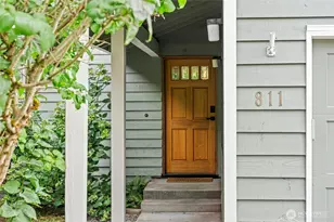 811 NE 57th St, Seattle, WA 98105 - Photo 3