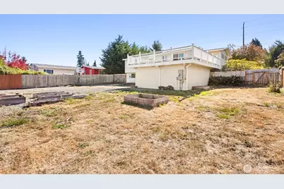 213 W Park Avenue, Port Angeles, WA 98362 - Photo 11