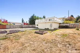 213 W Park Ave, Port Angeles, WA 98362 - Photo 11