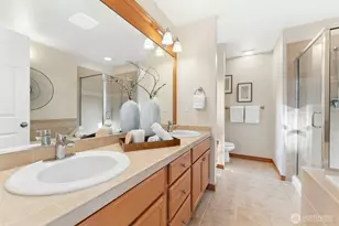 723 N 198th St, Shoreline, WA 98133 - Photo 17