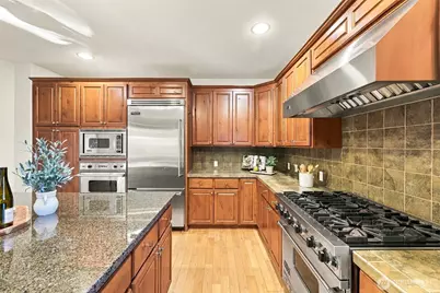23431 NE 10th Place, Sammamish, WA 98074 - Photo 9