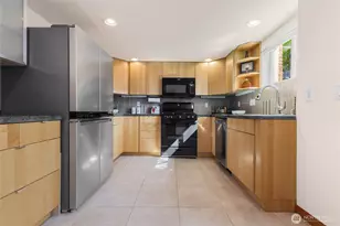 11704 Palatine Ave N, Seattle, WA 98133 - Photo 27