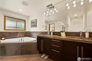 11704 Palatine Ave N, Seattle, WA 98133 - Photo 19