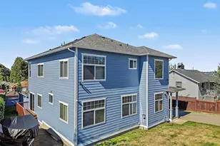 10821 Crestwood Dr S, Seattle, WA 98178 - Photo 31