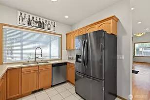 10821 Crestwood Dr S, Seattle, WA 98178 - Photo 7