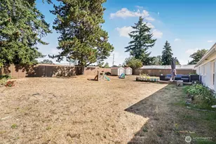 8105 Fairway Dr SW, Lakewood, WA 98498 - Photo 23