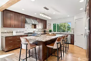 9620 NE 26th St, Clyde Hill, WA 98004 - Photo 9