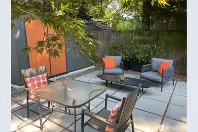 10030 37th Avenue SW, Seattle, WA 98146 - Photo 5