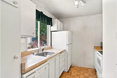 4801 180th Street SW #B205, Lynnwood, WA 98037 - Photo 3