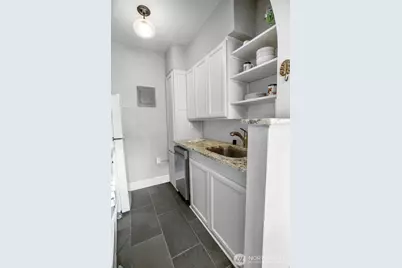 1605 E Olive Street #208, Seattle, WA 98122 - Photo 7