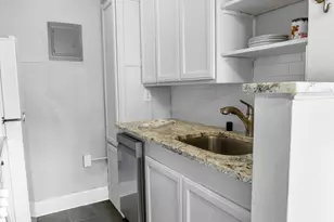 1605 E Olive St, Seattle, WA 98122 - Photo 7
