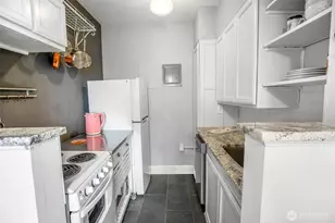 1605 E Olive St, Seattle, WA 98122 - Photo 13