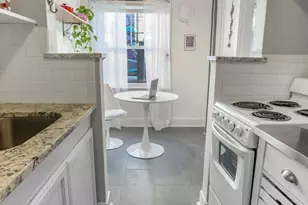 1605 E Olive St, Seattle, WA 98122 - Photo 11
