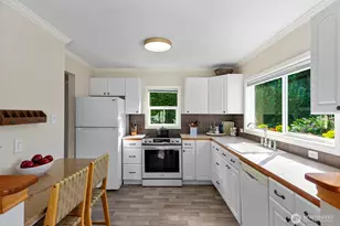3610 SW Kenyon St, Seattle, WA 98126 - Photo 11