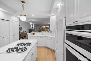 3900 2nd Ave NE, Seattle, WA 98105 - Photo 11
