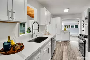 1321 N Skyline Dr, Tacoma, WA 98406 - Photo 7