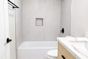 1220 N 137th St, Seattle, WA 98133 - Photo 17