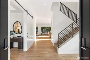 10237 SE 6th St, Bellevue, WA 98004 - Photo 3