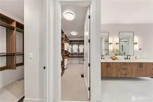10237 SE 6th St, Bellevue, WA 98004 - Photo 21