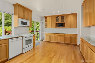 19516 SE 23rd Street, Sammamish, WA 98075 - Photo 7