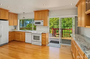 19516 SE 23rd St, Sammamish, WA 98075 - Photo 9