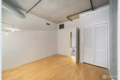 2720 3rd Avenue #1002, Seattle, WA 98121 - Photo 9
