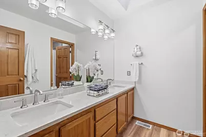 4649 244th Place SE, Sammamish, WA 98029 - Photo 37