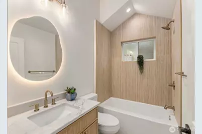 13321 3rd Avenue NE #D, Seattle, WA 98125 - Photo 23