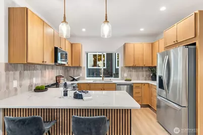 13321 3rd Avenue NE #D, Seattle, WA 98125 - Photo 17