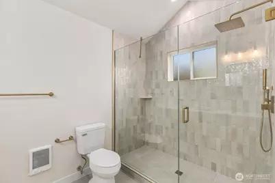 13321 3rd Avenue NE #D, Seattle, WA 98125 - Photo 29