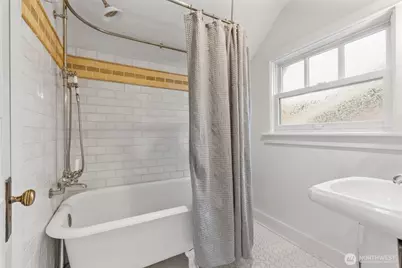 419 Wheeler Street, Seattle, WA 98109 - Photo 17