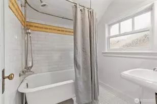 419 Wheeler St, Seattle, WA 98109 - Photo 17