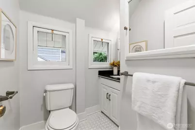 419 Wheeler Street, Seattle, WA 98109 - Photo 15