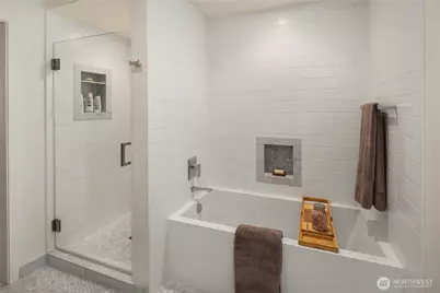 9411 NE 14th Street, Clyde Hill, WA 98004 - Photo 27