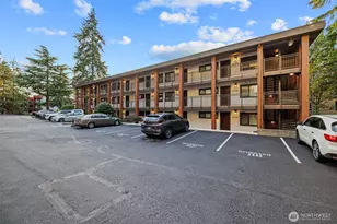 130 105th Ave SE, Bellevue, WA 98004 - Photo 1