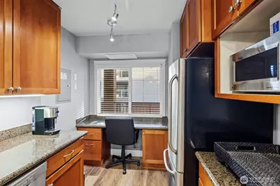 130 105th Avenue SE #219, Bellevue, WA 98004 - Photo 9