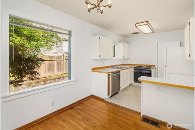 3838 38th Avenue S, Seattle, WA 98118 - Photo 7