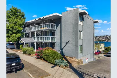 1758 Dexter Avenue N #5, Seattle, WA 98109 - Photo 29