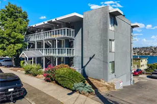 1758 Dexter Ave N, Seattle, WA 98109 - Photo 29