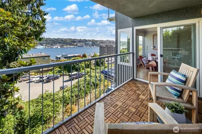 1758 Dexter Avenue N #5, Seattle, WA 98109 - Photo 9