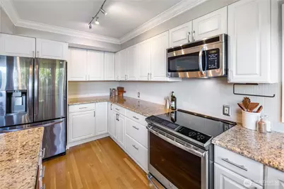 1758 Dexter Avenue N #5, Seattle, WA 98109 - Photo 3