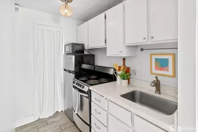 1017 Minor Avenue #206, Seattle, WA 98104 - Photo 11