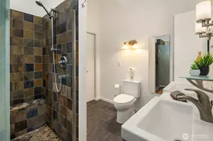 9565 NE Daniel Ct, Bainbridge Island, WA 98110 - Photo 25