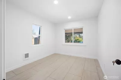 12243 16th Avenue S, Seattle, WA 98168 - Photo 15